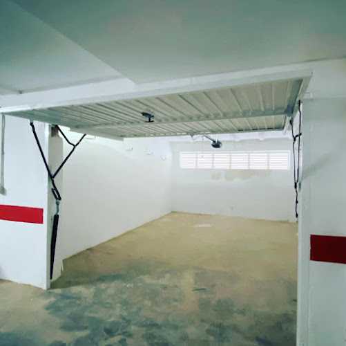 Fotografia tomada fuera de Cerrajeria Hnos.Prades - Carpintería metálica y de aluminio en Torrevieja, Alicante