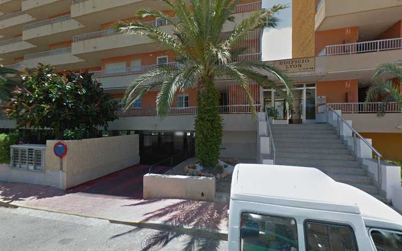 Fotografia tomada fuera de Reformas Luxury - Carpintería metálica y de aluminio en Torrevieja, Alicante