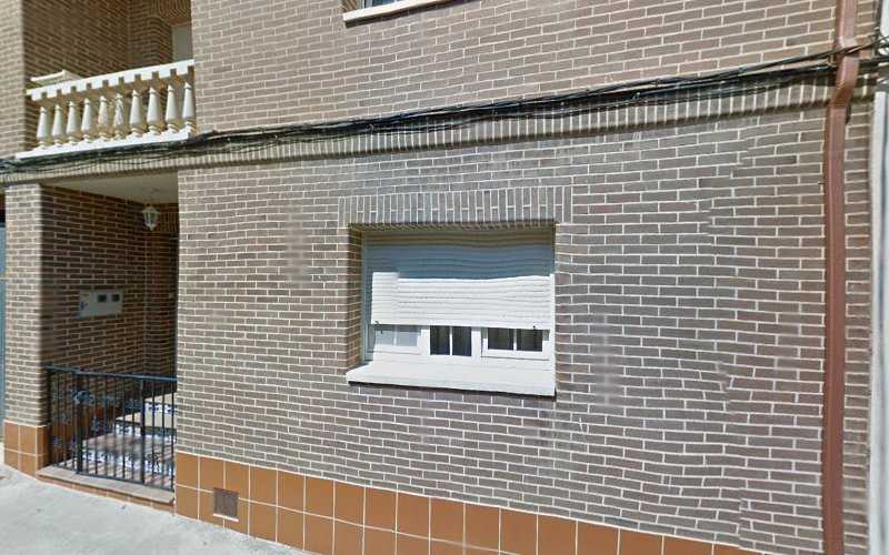 Fotografia tomada fuera de Leñas Jesús - Empresa maderera en Tordehumos, Valladolid