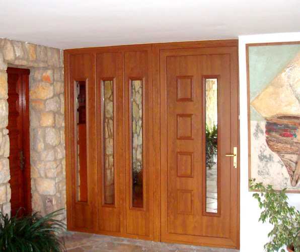 Fotografia tomada fuera de - SERRAT - Carpintería metálica. - Carpintería metálica y de aluminio en Peniscola, Castellón