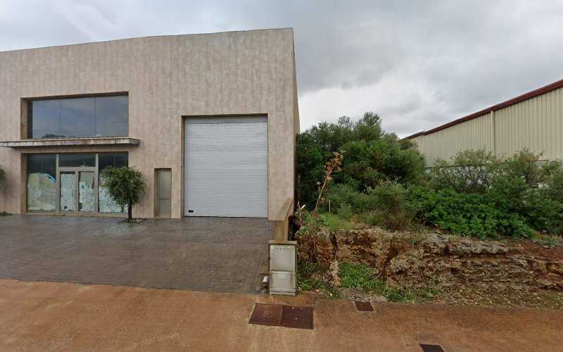 Fotografia tomada fuera de Fusteria Biniarroca - Tienda de bricolaje en Sant Lluís, Baleares