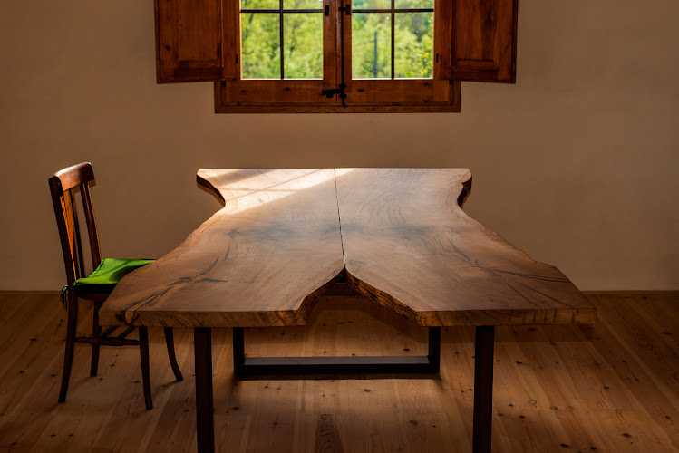 Fotografia tomada fuera de L'Auba Decoració - Fabricant de mobles en Freixinet, Lérida