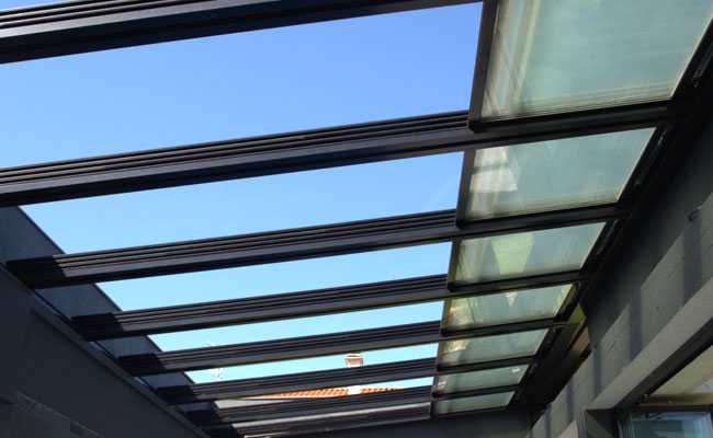 Fotografia tomada fuera de Konforkit - Cerramientos de aluminio y Cristal - Carpintería metálica y de aluminio en Bellvei, Tarragona