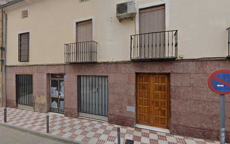 Fotografia tomada fuera de Muebles La Confianza - Tienda de muebles en Begíjar, Jaén