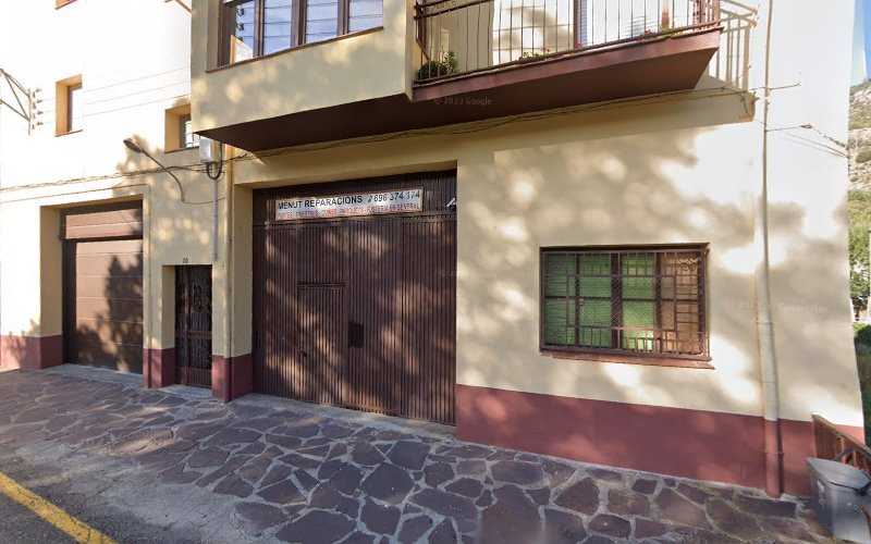 Fotografia tomada fuera de Menut Reparacions - Carpintería en Sort, Lérida