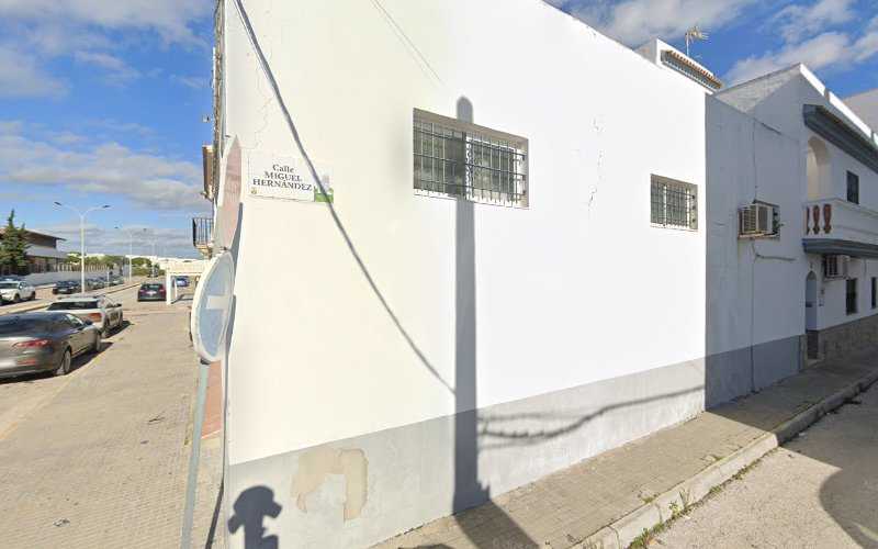 Fotografia tomada fuera de Alba Cristalería - Carpintería metálica y de aluminio en Barbate, Cádiz