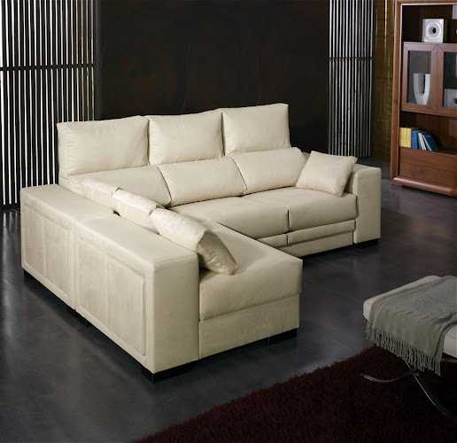 Fotografia tomada fuera de Muebles Vicar - Tienda de muebles en Las Cabañuelas, Almería