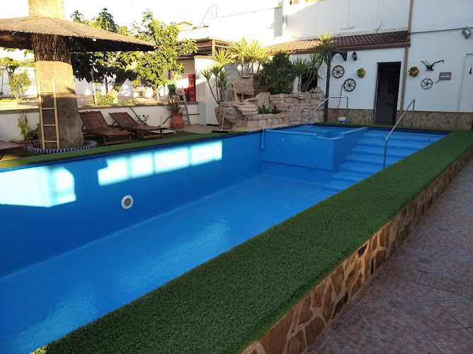 Fotografia tomada fuera de Pinturas y Decoración Bonilla F - Pintor en Fuerte del Rey, Jaén