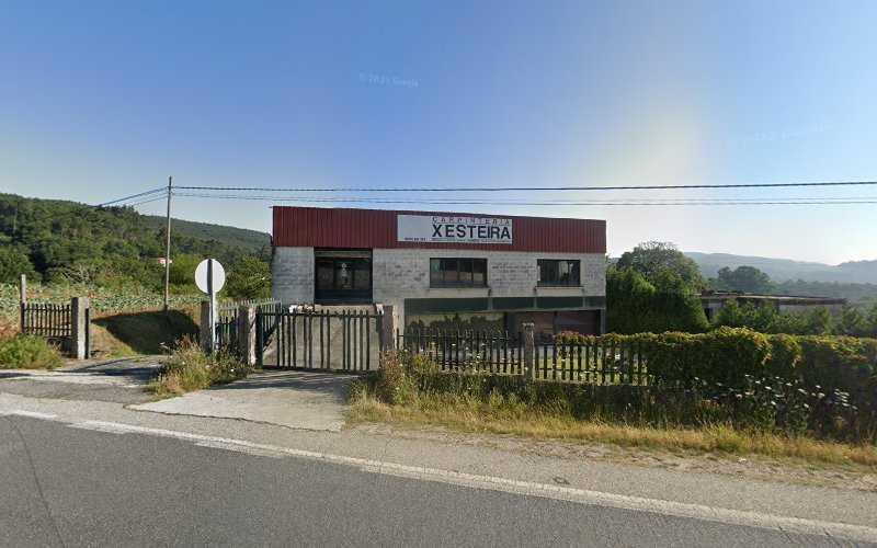 Fotografia tomada fuera de Carpinteria Xesteira - Carpintería en Costoia, Pontevedra