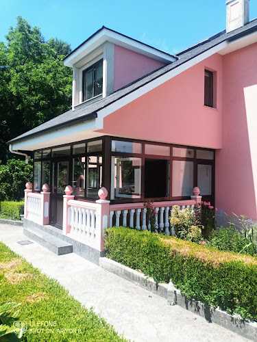 Fotografia tomada fuera de Aluminios Quintela - Metalwork en Cambre, A Coruña