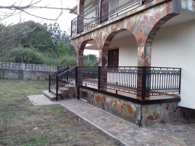 Fotografia tomada fuera de Ventalun - Carpintería de Aluminio, PVC y Cristal - Carpintería metálica y de aluminio en Culleredo, A Coruña