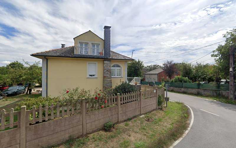 Fotografia tomada fuera de Carpintería M Veiga Legaspi - Tienda de armarios en Lugo, Lugo