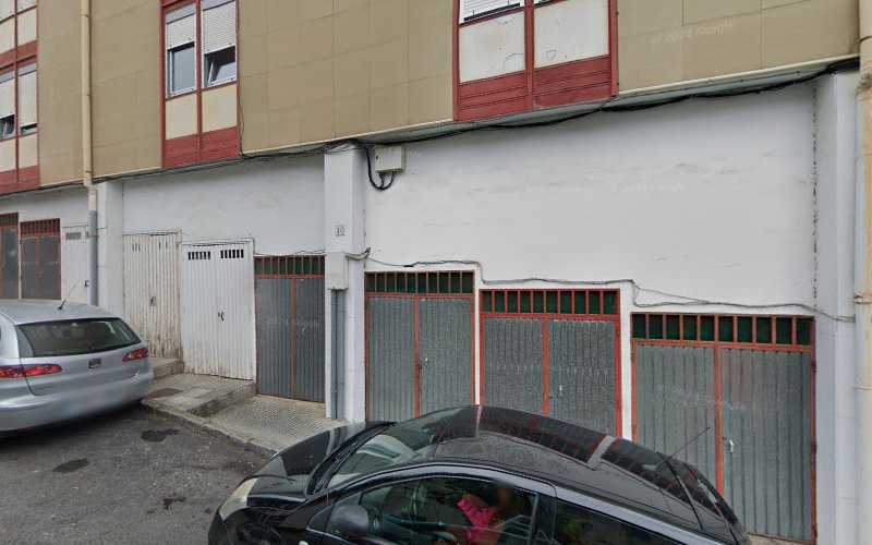 Fotografia tomada fuera de Carpintería Nicanor - Tienda de armarios en Puenticiella, Asturias