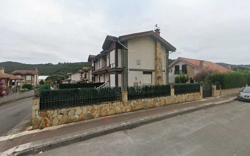 Fotografia tomada fuera de Carpinteria, ebanisteria y restauracion Fernando Solana - Carpenter en Argoños, Cantabria