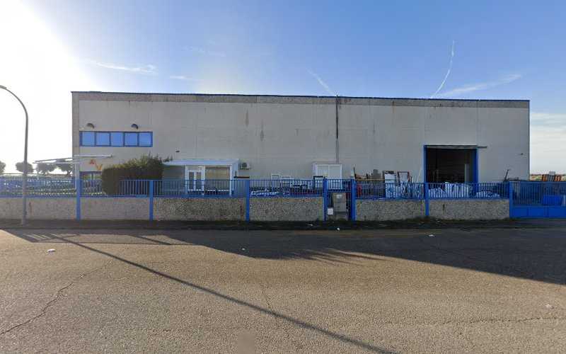 Fotografia tomada fuera de Aluminios Villalta S L - Carpintería metálica y de aluminio en Nambroca, Toledo