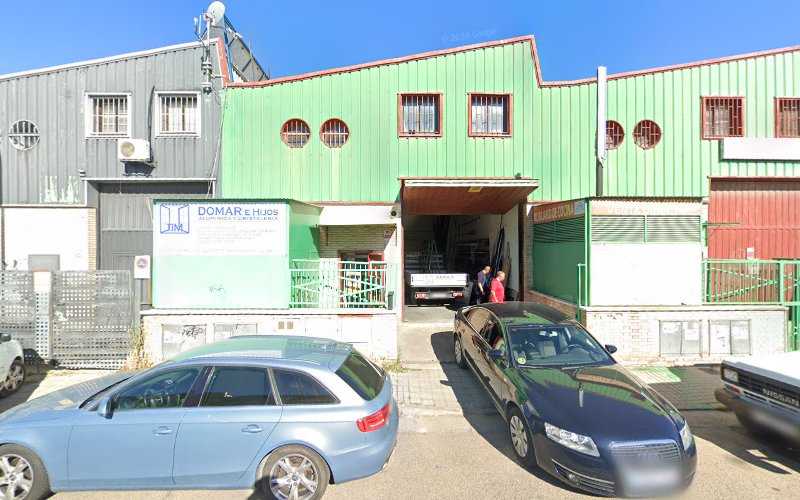 Fotografia tomada fuera de Aluminios Domar S.L. - Carpintería metálica y de aluminio en Alcorcón, Madrid