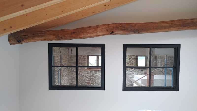 Fotografia tomada fuera de Carpinteria Sendoak - Tienda de armarios en Arrigorriaga, Vizcaya