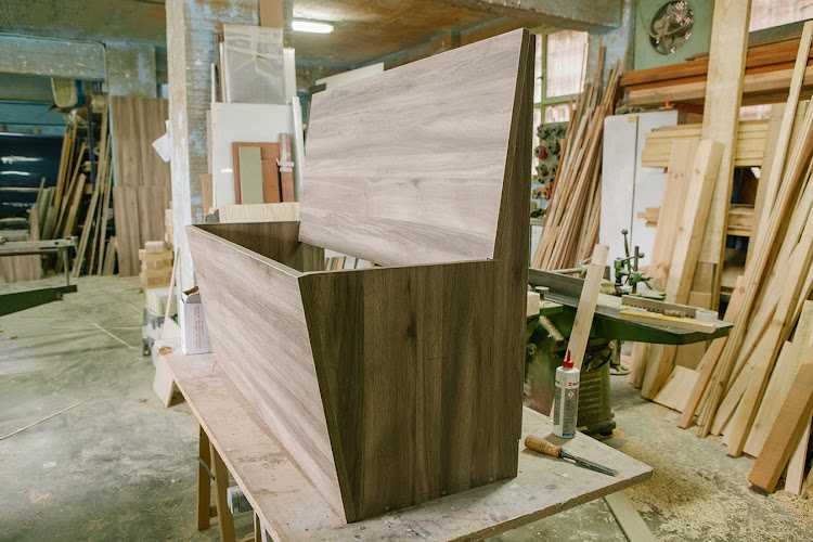 Fotografia tomada fuera de El Álamo Carpintería - Carpintero en Basauri, Vizcaya