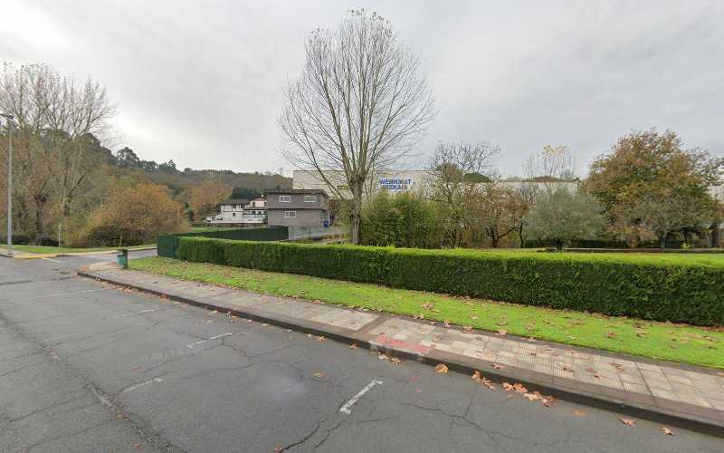 Fotografia tomada fuera de Carpintería Boni - Carpintería metálica y de aluminio en Zangroiz, Vizcaya