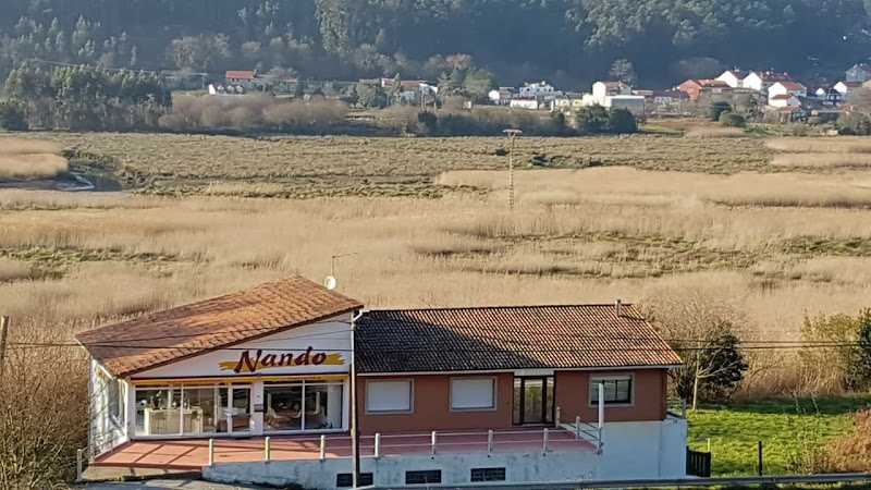 Fotografia tomada fuera de Carpintería Nando - Fábrica de muebles en Serra de Outes, A Coruña