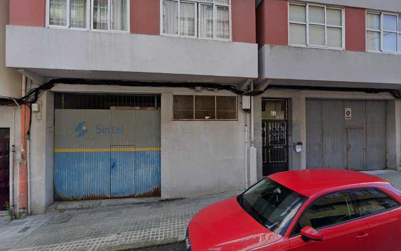 Fotografia tomada fuera de Montajes Domínguez, S.L. - Carpintería metálica y de aluminio en Ferrol, A Coruña