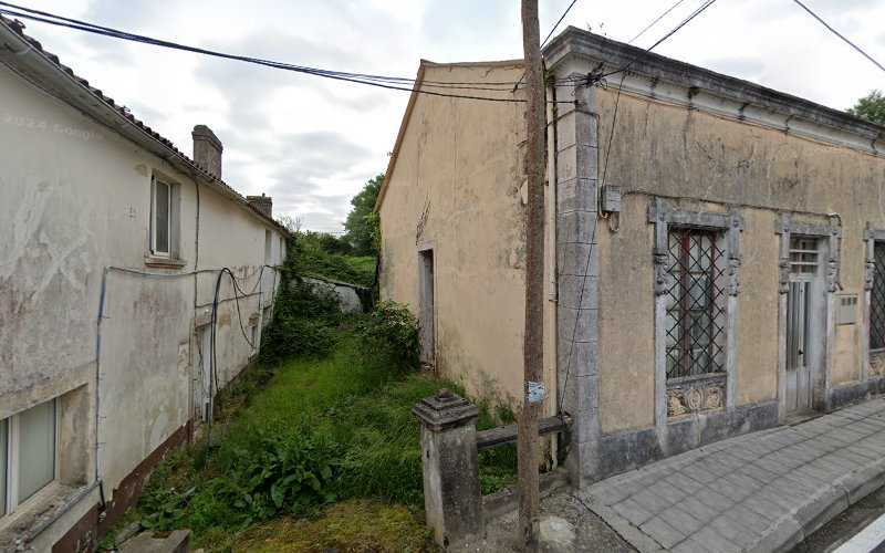 Fotografia tomada fuera de Carpintería y Decoración González - Tienda de armarios en O Chao da Aldea, A Coruña