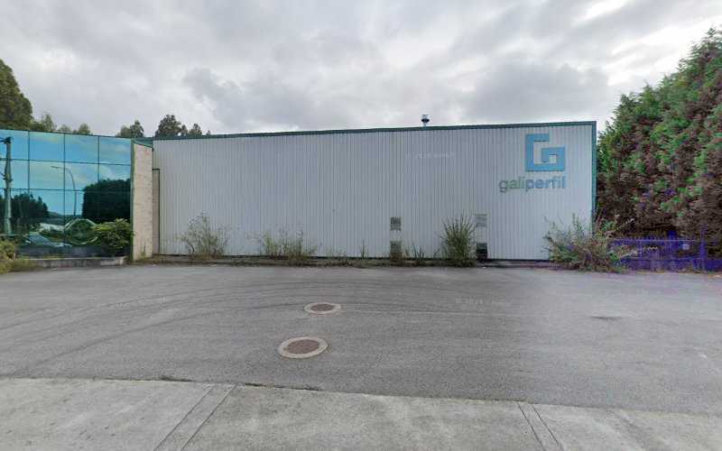 Fotografia tomada fuera de Perfilmat Diseño De Madera Sl - Carpintería en Narón, A Coruña