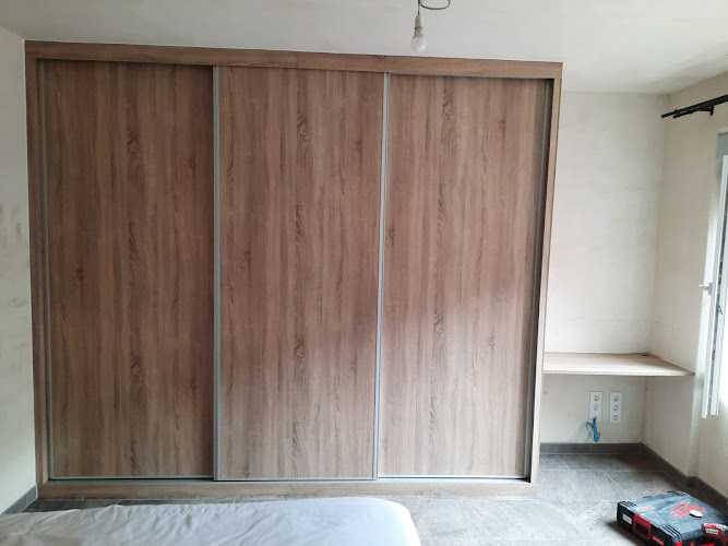 Fotografia tomada fuera de Carpintería Móstoles JLF Oficinas. - Carpintero en Móstoles, Madrid