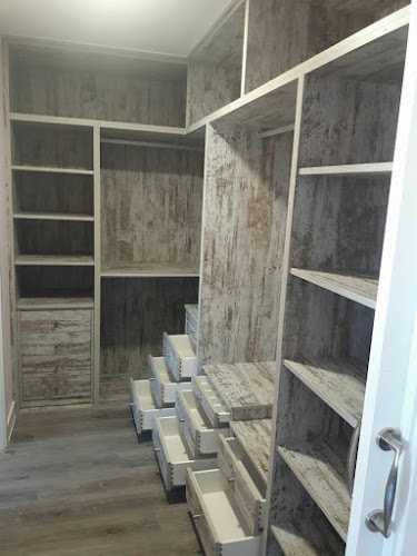 Fotografia tomada fuera de Pozuelo Maderas Móstoles - Establecimiento de venta de madera en Móstoles, Madrid