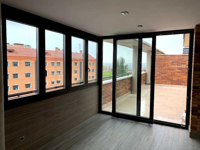 Fotografia tomada fuera de Aluminios Empecinado, S,L. - Carpintería metálica y de aluminio en Móstoles, Madrid