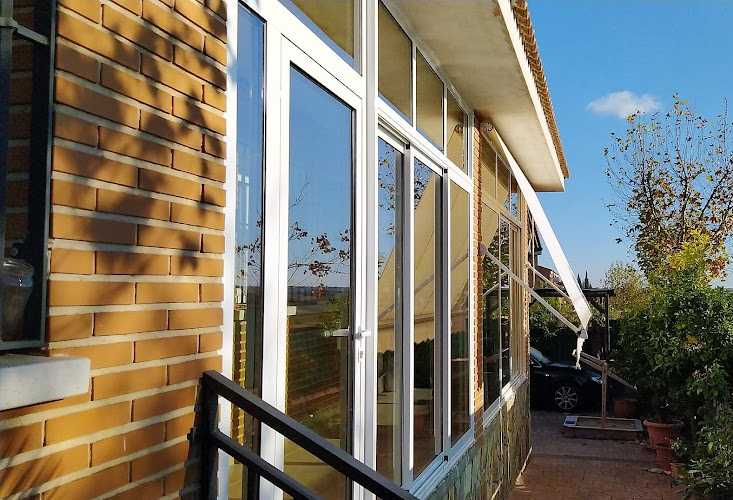 Fotografia tomada fuera de ALUMINIOS VILLAFONTANA - Carpintería metálica y de aluminio en Móstoles, Madrid