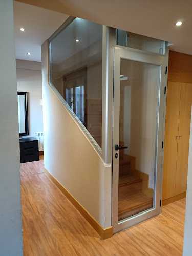 Fotografia tomada fuera de Aluminios Garona - Carpintería metálica y de aluminio en Móstoles, Madrid