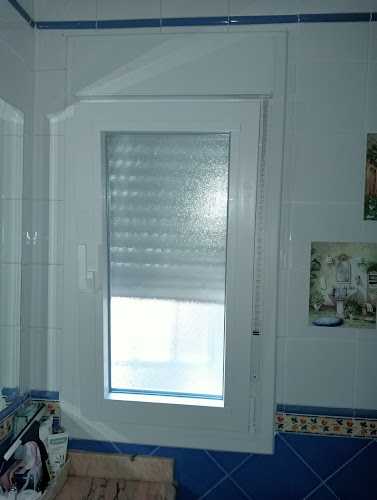 Fotografia tomada fuera de PVC Y ALUMINIO J.IZQUIERDO - Carpintería metálica y de aluminio en Móstoles, Madrid