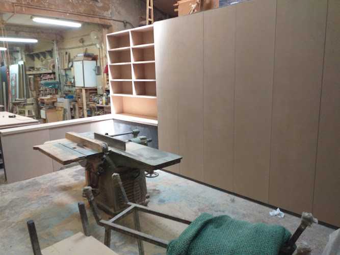 Fotografia tomada fuera de Jomagui (taller de carpintería) - Tienda de armarios en Madrid, Madrid