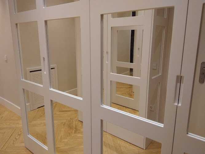 Fotografia tomada fuera de Carpintería y Ebanistería Medel - Carpintero en Humanes de Madrid, Madrid