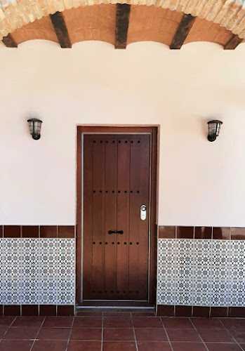 Fotografia tomada fuera de Maderas José María - Establecimiento de venta de madera en Villares de la Reina, Salamanca