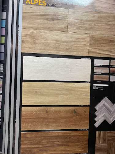 Fotografia tomada fuera de Grupo Paco Mateo, S.A. - Proveedor de materiales de construcción en Moralina, Zamora