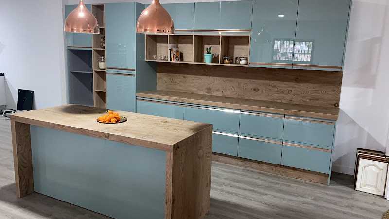 Fotografia tomada fuera de Medicocina S.L. - Carpintería en Moraleja, Cáceres