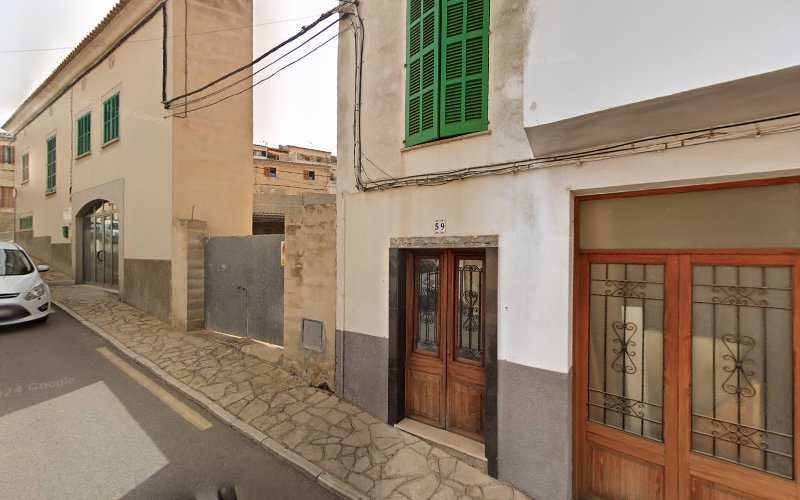 Fotografia tomada fuera de Fusteria Joan Estrany - Carpintero en Montuïri, Baleares