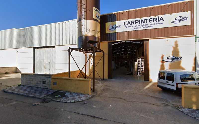 Fotografia tomada fuera de Carpintería El Gonce S.L. - Carpintería en Torreperogil, Jaén