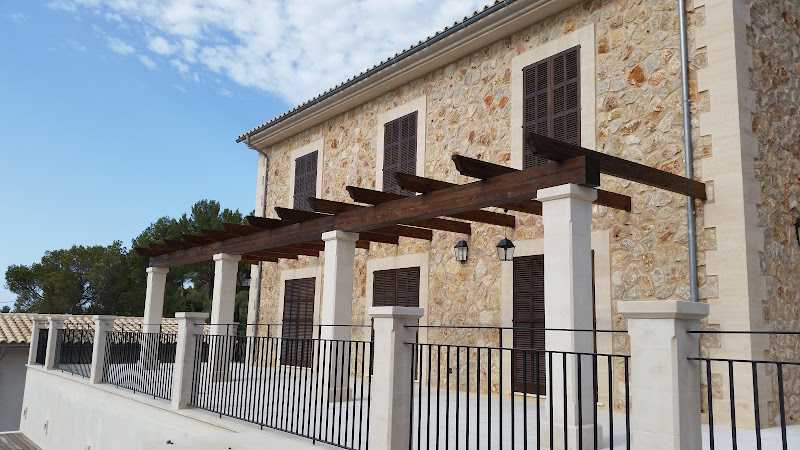 Fotografia tomada fuera de Seton Fusteria, Tischlerei. - Carpintería en Porreres, Baleares