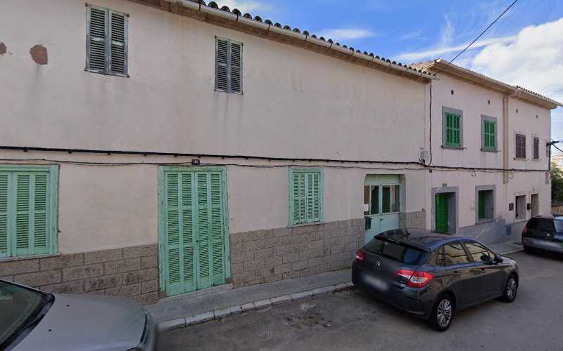 Fotografia tomada fuera de Carpintería Oliver - Carpintería en Sant Jordi, Baleares