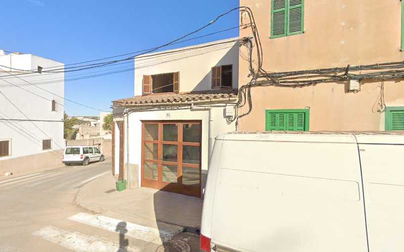 Fotografia tomada fuera de Fusteria Ca'n Fiol - Carpintería en Felanitx, Baleares