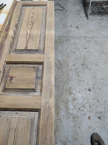 Fotografia tomada fuera de Aserrin Carpinteria Briones y Duque - Carpintería en Guarromán, Jaén