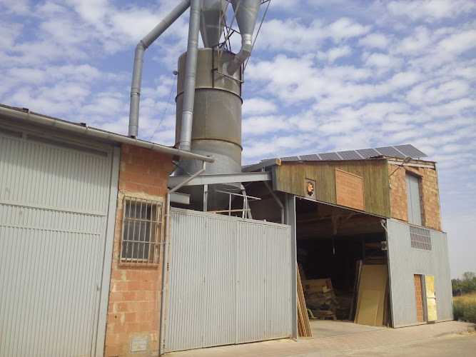 Fotografia tomada fuera de Carpintería Clavero - Fábrica de muebles en Vilches, Jaén