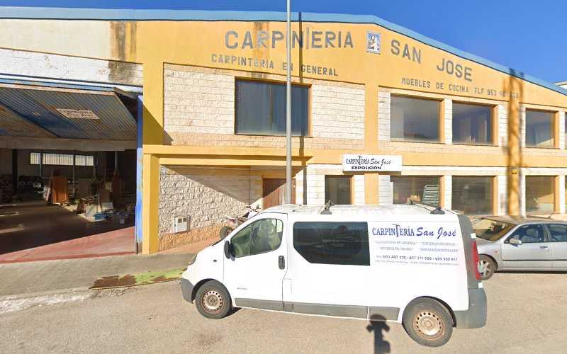 Fotografia tomada fuera de Carpintería San José Sierra Segura Sl - Tienda de armarios en La Puerta de Segura, Jaén