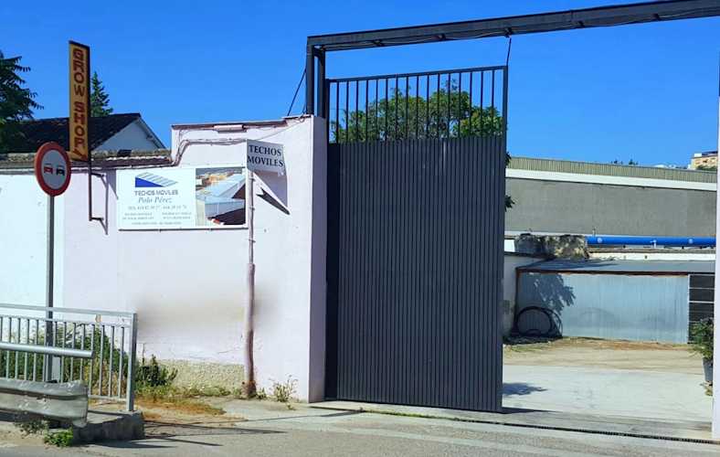 Fotografia tomada fuera de Techos Móviles Polo Pérez - Carpintería en Montilla, Córdoba