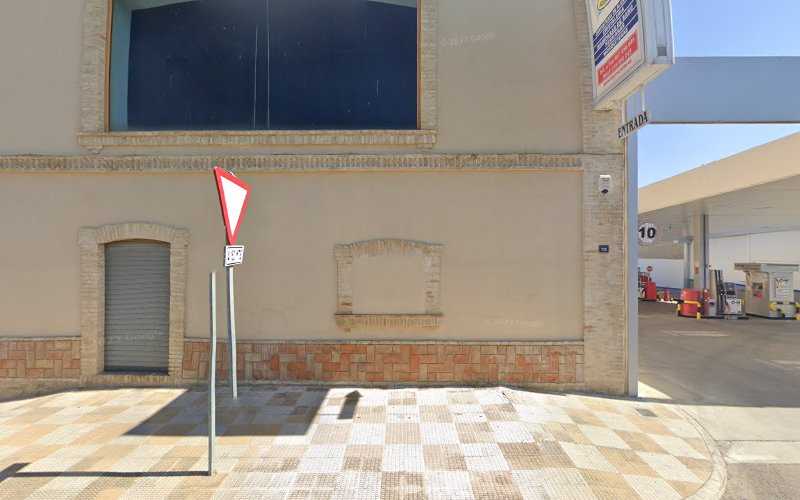 Fotografia tomada fuera de Alumicristal - Carpintería metálica y de aluminio en Montilla, Córdoba