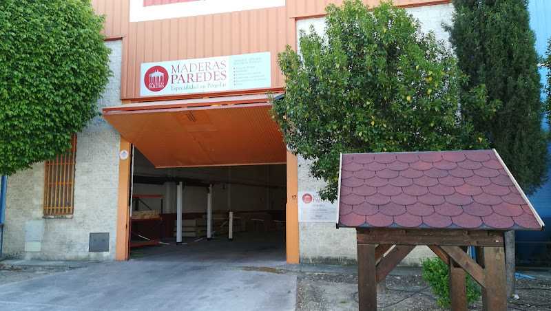 Fotografia tomada fuera de Maderas y Toldos Paredes - Carpintería en Maracena, Granada