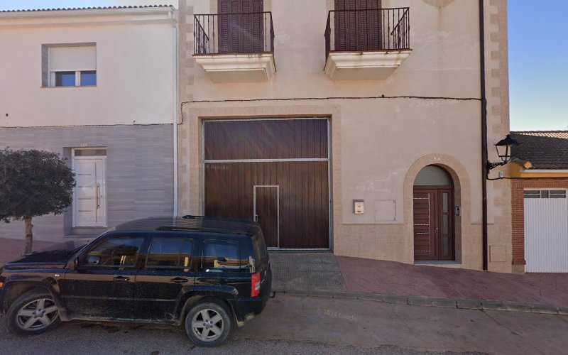 Fotografia tomada fuera de Los Jawer - Carpintero en Arquillos, Jaén